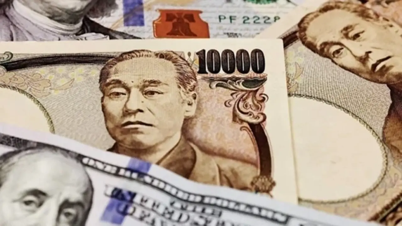 قفزة الين الياباني.. توقعات تحفيز مالي ترجح كفة العملة أمام الدولار واليورو